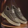 Sapatos Masculinos 2026 Novo Outono Solado Macio Botas Martin Versátil Retro Casual para Trabalho Leve Estilo Primavera/Outono