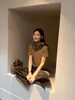 Han Xun: Básicos de Estilo Clásico - Camiseta de Manga Corta con Cuello Redondo, Suave, Cepillada y Cómoda para Mujer, Nueva Colección Otoño 2026, 27609