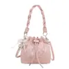 Bolsa Saco com Cordão Estilo Coreano Moda Feminina Verão 2026 Nova Bolsa de Ombro Transversal Nuvem Bolsa de Mão Simples de Nicho