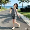 Conjunto de Verão para Meninas 2026 Novo Casual Estilo Coreano para Crianças de Meia-Idade e Mais Velhas Colete com Babados e Shorts Conjunto de Duas Peças Tendência