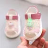 Zapatos Caminadores LED de Dibujos Animados para Bebés y Niños Pequeños, Niños y Niñas, Suela Suave, Antideslizantes, Punta Cerrada, Anti-Pateo, Sandalias de Verano que Chirrían