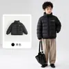 Nueva Chaqueta de Plumón Estilo Coreano Otoño/Invierno 2026 para Niños y Niñas, Abrigo Corto Ligero con Cuello Alto para Niños con Forro Interior