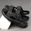 Sandalias para Hombre 2025 Nuevas de Verano Antideslizantes Estilo Papá Casual para Exterior Zapatos de Playa Transpirables Suela Suave Sandalias Antideslizantes de Doble Propósito