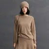 Nueva camisa básica versátil de punto para otoño e invierno para mujer, 100% cachemira, corte holgado, corte ajustado, cuello redondo, borde enrollado, suéter cálido de manga larga