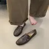 Zapatos Retro Hechos a Mano 2024 Nuevo Estilo Francés de Suela Plana con Hebilla Dorada para Mujer de Tacón Grueso Casual Estilo Británico Mocasines Slip-On