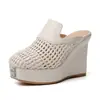 Zapatillas de cuña caladas plateadas para mujer Verano Sandalias de punta con tacón súper alto de 11 cm para usar en exteriores Sandalias romanas trenzadas de cuero genuino