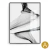 Pintura Decorativa de Parede de Fundo de Sofá Pintura Suspensa Simples Moderna para Sala de Estar Murais Triptych Pintura Abstrata Preto e Branco Pintura Suspensa de Linha