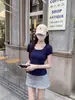 Camiseta Curta Preta Slim Fit de Manga Curta para Mulheres, Marcação na Cintura, Emagrecedora, Top Curto, Verão Justo de Cintura Alta Petite Manga Meia