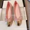 Versão de Luxo dos Sapatilhas de Ballet com Laço Xiaoxiangfeng para Mulheres, Novo Estilo 2025, Mocassins Planos Slip-On Color-Blocking