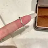 Anillo entrelazado de doble capa de plata de ley S925 con microincrustaciones de circonita para mujer, anillo versátil de lujo ligero en forma de V para el dedo índice, nuevo accesorio para la mano