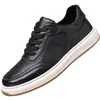 Novo Modelo Popular 2026 Primavera/Verão Sapatos Masculinos, Sapatos Casuais de Solado Macio para Primavera, Tênis Masculino Versátil de Couro Macio
