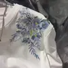 Camiseta de Manga Corta con Bordado Floral Estilo Americano para Hombre, Nuevo Modelo de Verano con Intrincado Relieve de Porcelana Azul y Blanca, Nuevo Top con Diseño Estilo Chino