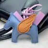 Pendente de Couro do Ano do Cavalo Pingente Criativo de Pônei Acessório de Couro PU Recheado Desenho Animado Exquisito Pingente de Bolsa de Pônei