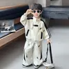 Conjunto de Otoño para Niños 2026 Estilo Nuevo Fresco y Elegante Conjunto Deportivo de Dos Piezas de Otoño para Niños Modernos y Geniales