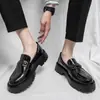 Zapatos Casuales de Piel para Hombre, Verano Transpirables Modernos Estilo Británico Slip-On Suela Gruesa que Aumenta la Altura Punta Redonda Negro Versátiles Brillantes Zapatos de Hombre
