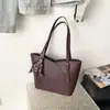 Nova Bolsa Grande Capacidade Feminina 2026, Vintage Fofa Outono/Inverno, Popular Este Ano, Bolsa de Ombro Único para Compras, Bolsa Tote para o Dia a Dia