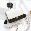 Bolso Cruzado de Correa Ancha Color Macarrón con Parches de Color Contrastante, Bolso Cuadrado Pequeño Estilo Nuevo 2025 con Hebilla de Cierre, Bolso Versátil para Mujer
