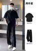 Traje de verano delgado para hombre con una camisa y pantalones fluidos, frescos y elegantes, combinado con un atractivo conjunto de dos piezas de seda helada de secado rápido