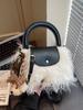 Bolso de Mano Peludo Transfronterizo Otoño e Invierno para Mujer 2026 Nuevo Estilo Bolso de Hombro Peludo para el Trabajo Bolso Pequeño de Hombro Cruzado de Moda