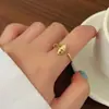 Anillo Desmontable Frosted de Oro Arena de Alta Calidad para Mujer, Moderno, Dulce, Lujo Ligero, Anillo Exquisito de Nicho con Diseño Antiguo