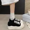 Sapatos de Plataforma Super Quentes Versáteis com Solado Grosso Aumentadores de Altura para Dedão Grande para Mulheres para Combinar com Saias Chegada Nova Outono 2026 Mais Vendidos Sapatos de Solado Branco