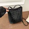 Bolsa Quadrada Pequena com Padrão Trançado Tendência Estilo Coreano com Design Único, Bolsa Saco de Alta Qualidade para o Dia a Dia e Trabalho, Bolsa Transversal Versátil para Mulheres