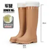 Botas de Chuva Grossas para Mulheres de Comércio Exterior Transfronteiriço, Sapatos Impermeáveis de Cano Alto, Sapatos de Borracha Antiderrapantes e Modernos, Atacado de Fábrica em Yunnan