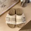 Chinelos peludos estilo francês com sola grossa e forro de fleece para mulheres, adequados para uso externo, novos chinelos de algodão Birkenstock 2026 versáteis para pessoas baixinhas
