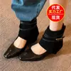 Otoño 2026 Nuevos Zapatos de Moda Retro Francés de Punta Cuadrada con Diseño Hueco Tejido de una Sola Correa Tacón Grueso Altura Oculta Transpirables