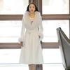 Leche de papaya invierno Nuevo estilo coreano elegante abrigo de lana slim de largo medio abrigo de lana con piel de zorro real