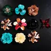 Nueva colección de broches de flor de acrílico con diseño vintage, borlas de camelia, accesorios para mujer, joyería transfronteriza al por mayor