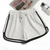 Pantalones cortos deportivos de tres puntos para yoga, adelgazantes, holgados, de talla grande, para mujer, de pijama para niñas y mujeres.