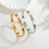 Moda Transfronteriza Lujo Ligero Joyería para Parejas Pulsera de Diez Diamantes Hebilla Pulsera Completa de Diamantes Acero de Titanio Fabricante Venta al por Mayor Modelos de Pareja