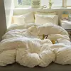 Conjunto de Roupa de Cama Simples e Estiloso Estilo Ins com Bolinhas Pequenas, Macio e Amigo da Pele, Conjunto de Quatro Peças, Capa de Edredom Feminina, Conjunto de Três Peças para Estudantes, Lençol de Cama 1,5m