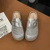 Sandálias Chinelos Versáteis Tecidos Respiráveis Vazados de Solado Grosso Feminino 2026 Nova Primavera Versátil Casual Sapatos com Furos Meio Sandálias Chinelos