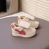 Sapatos de Caminhada para Meninas Crianças Sapatos de Malha 2025 Verão Novo Estilo Sapatos de Meninos Tênis de Bebê Sapatos Únicos para Meninas
