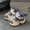 Sapatos para Meninas 2026 Nova Primavera Venda Quente Tênis de Corrida Infantil Malha Respirável Sapatos Pai para Meninas Mais Velhas