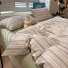 Juego de Ropa de Cama de Algodón de Lujo Sencillo de Cuatro Piezas Sábana Funda Nórdica Fundas de Almohada Faldón de Cama Set de Tres Piezas para Dormitorio de Estudiante