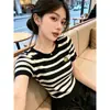 Moderna Blusa de Punto Minimalista a Rayas de Manga Corta para Mujer, Nuevo Estilo de Verano, Top Juvenil de Nicho de Alta Gama, Tendencia A12545