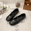 Sapatos Mary Jane de padrão losango estilo francês com bico quadrado e salto grosso para mulheres, coleção primavera 2026, sapatilhas casuais com tira de fivela