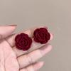 Pendientes de botón de plata 925 con diseño de rosa de Versalles vintage, inciensario francés para mosquitos, clip para oreja, flor de flocking color vino tinto, para otoño e invierno