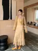 Xiu Xixi Líneas Trece 2026 Primavera Etiqueta Blanca Elegante Encaje Cintura Alta Adelgazante Vestido para Mujeres 88481