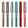 Venta al por mayor de bolígrafos color Macaron Morandi estudiantes para practicar con punta electrónica EF postura afilada cartucho de tinta bolígrafo de tinta caligrafía