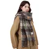 Bufanda Cálida de Cuadros Atmosféricos con Borlas Nueva Otoño e Invierno 2026 para Mujer, Bufanda Gruesa Versátil y Elegante para Parejas