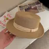 Chapéu de Palha Chapéu de Praia Chapéu Francês de Topo Plano para Mulheres Verão Novo Estilo Alto Padrão Estilo Hepburn Proteção Solar Chapéu de Sol