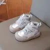 Sapatos de Algodão para Meninas 2025 Novo Estilo Inverno Meninas Botas de Neve Prata Crianças Médias e Grandes Plus Veludo Quente Plus Algodão Sapatos