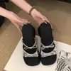 Sandalias de Moda y Versátiles que Aumentan la Altura 2026 Verano Nuevas Chanclas de Exterior para Mujer con Tacón de Cuña Negro para Combinar con Vestidos