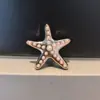 Zapatos Perforados Estilo Barbie con Decoraciones de Zapatos de Jardín Arcoíris de Alta Gama, Hebilla Integrada de Concha y Estrella de Mar, Accesorios de Plástico para Ventas Transfronterizas