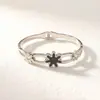 Oferta Especial Suministro Directo Nuevo Estilo Moda Europea y Americana Transfronteriza Pulsera de Acero de Titanio para Mujer Joyería de Alta Calidad que No Pierde el Color Adornos de Nácar Blanco