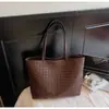 Bolsa Grande de Couro Sintético Estilo Retrô com Caimento Solto para Mulheres 2026 Nova Moda Bolsa de Ombro Única Bolsa Tote Estilosa para o Trabalho